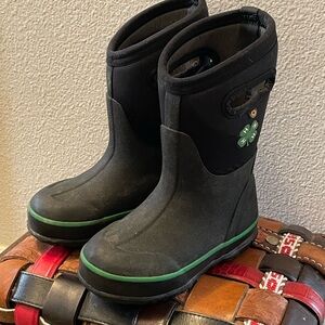 Bogs Black and Green Kids Boots